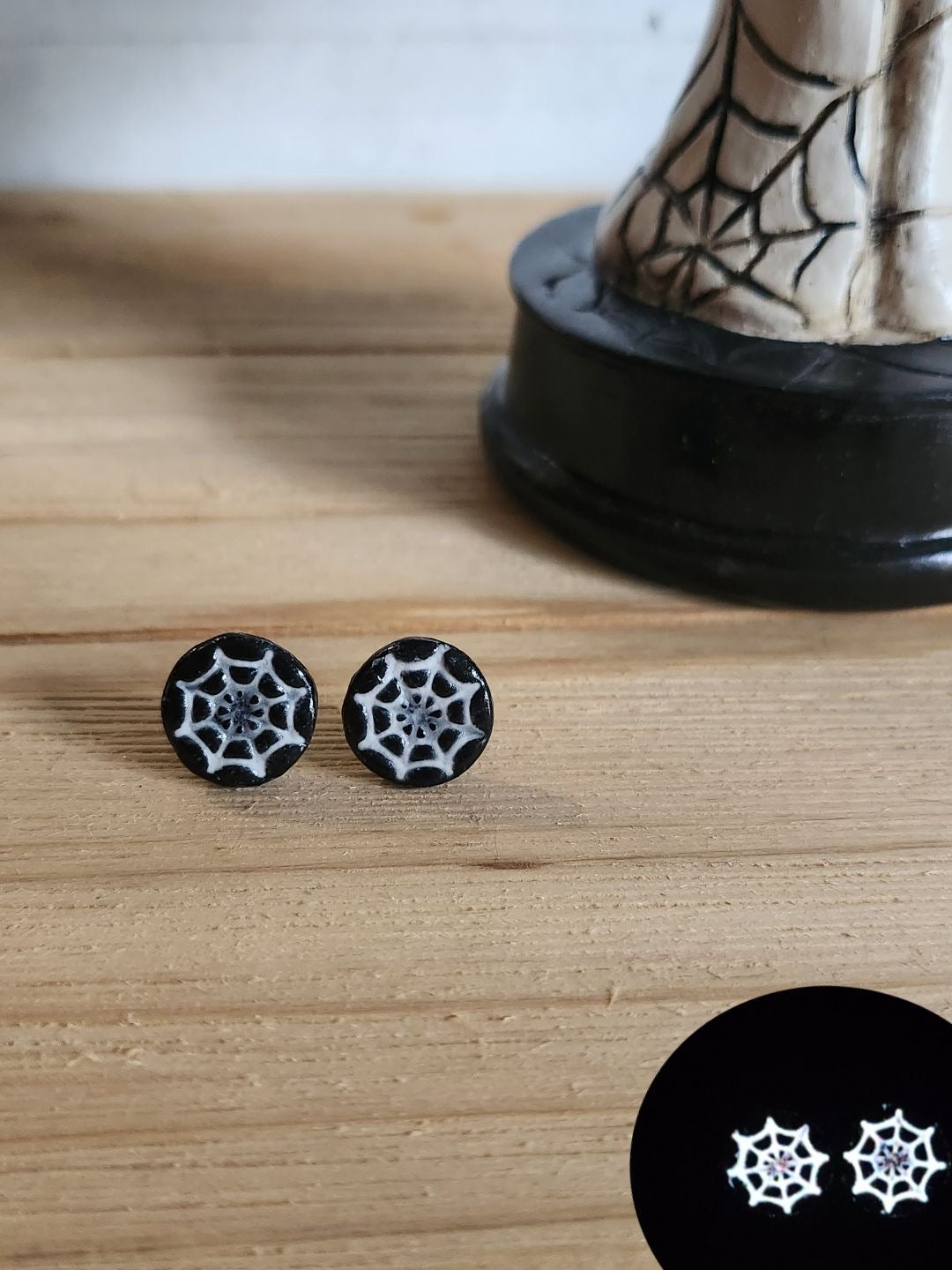 Spiderweb Studs