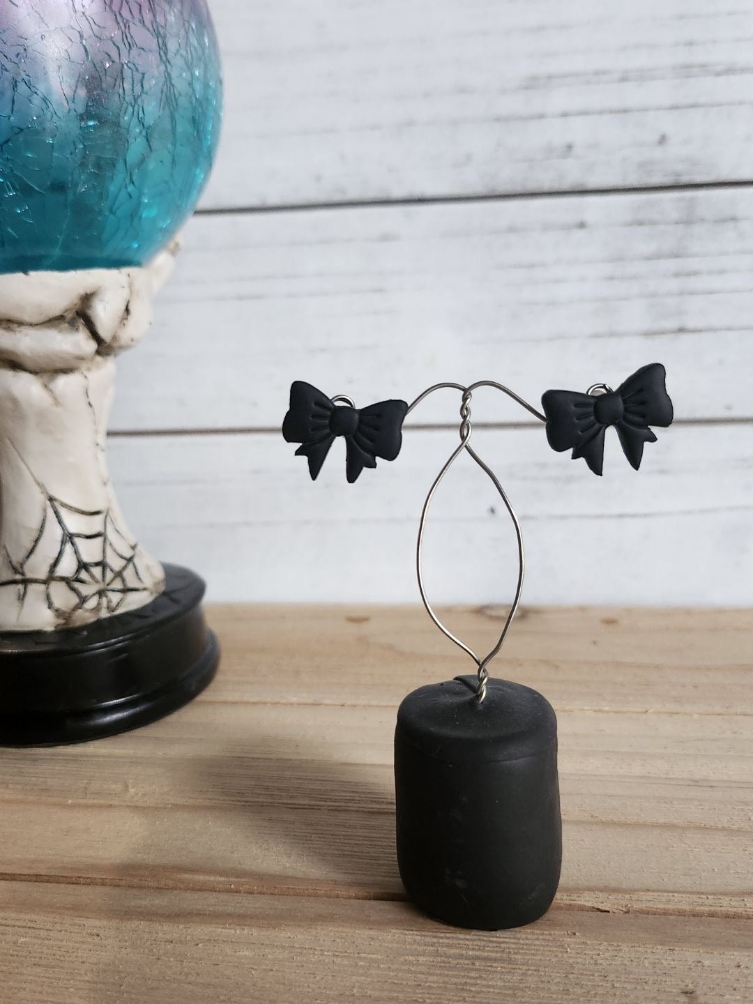Bow Stud