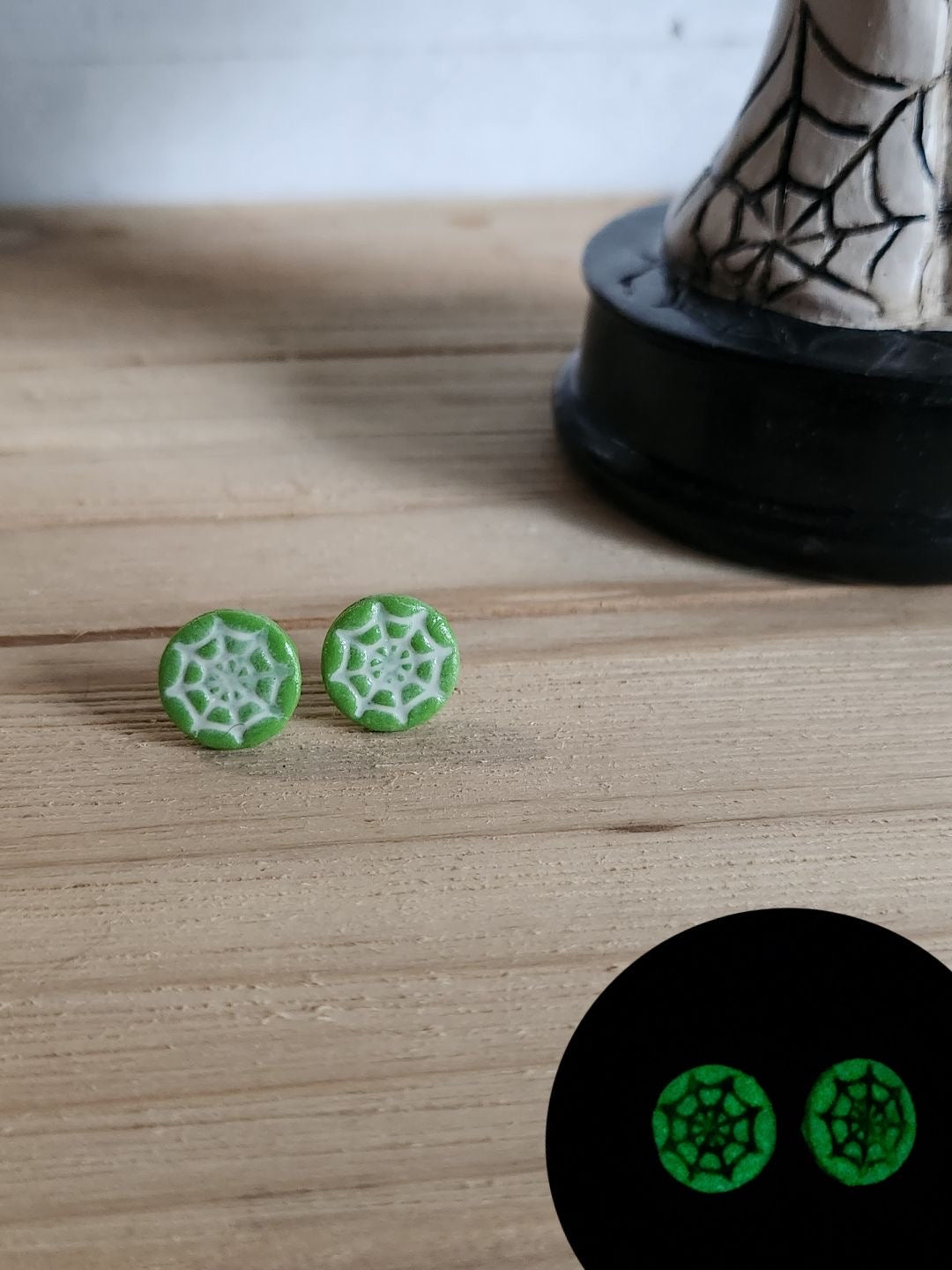 Spiderweb Studs