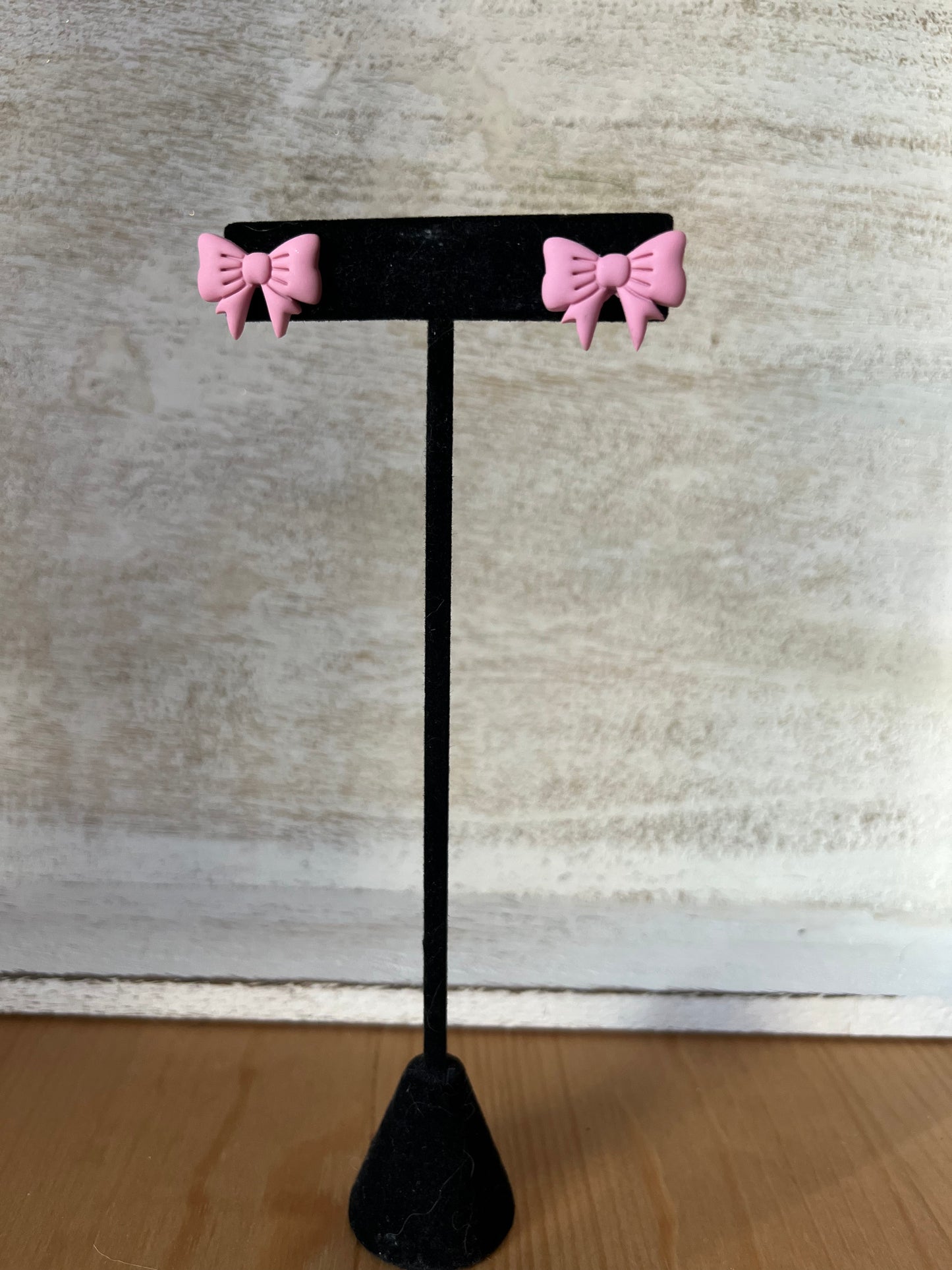 Bow Stud