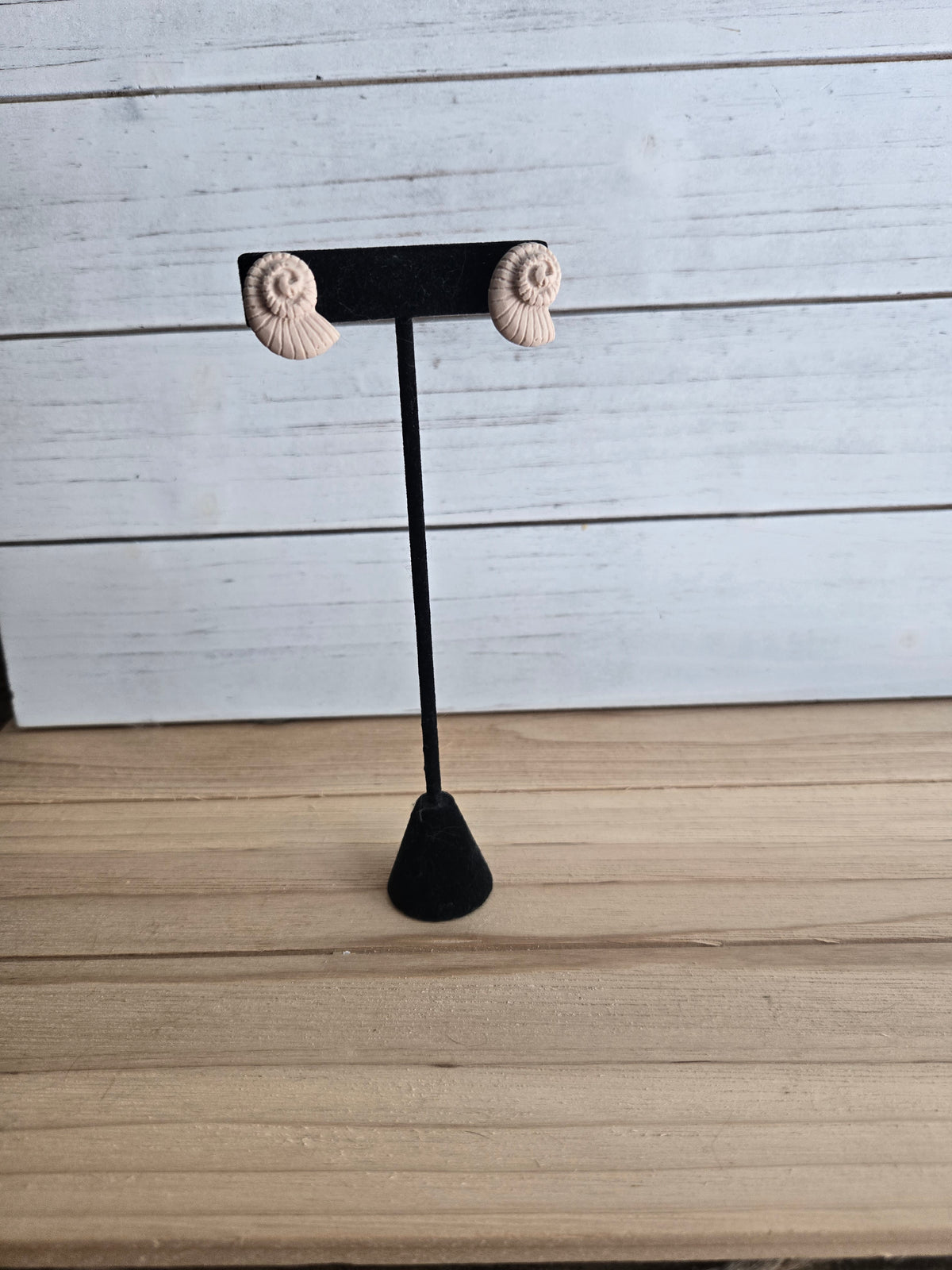 Seashell molded studs